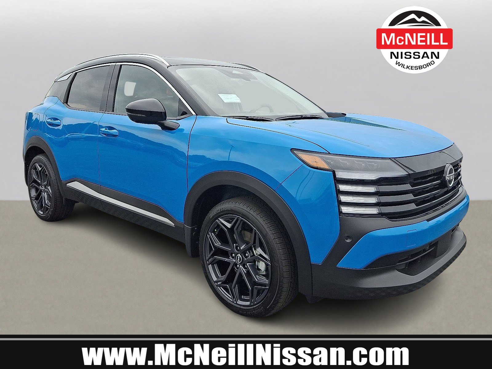 New 2025 Nissan Kicks SR w/ SR Premium Package