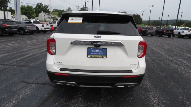 Certified 2023 Ford Explorer XLT w/ Equipment Group 202A image 15