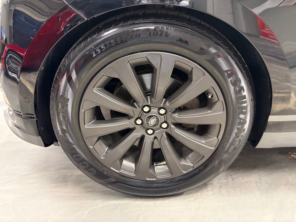 Used 2019 Land Rover Range Rover Velar R-Dynamic SE image 23