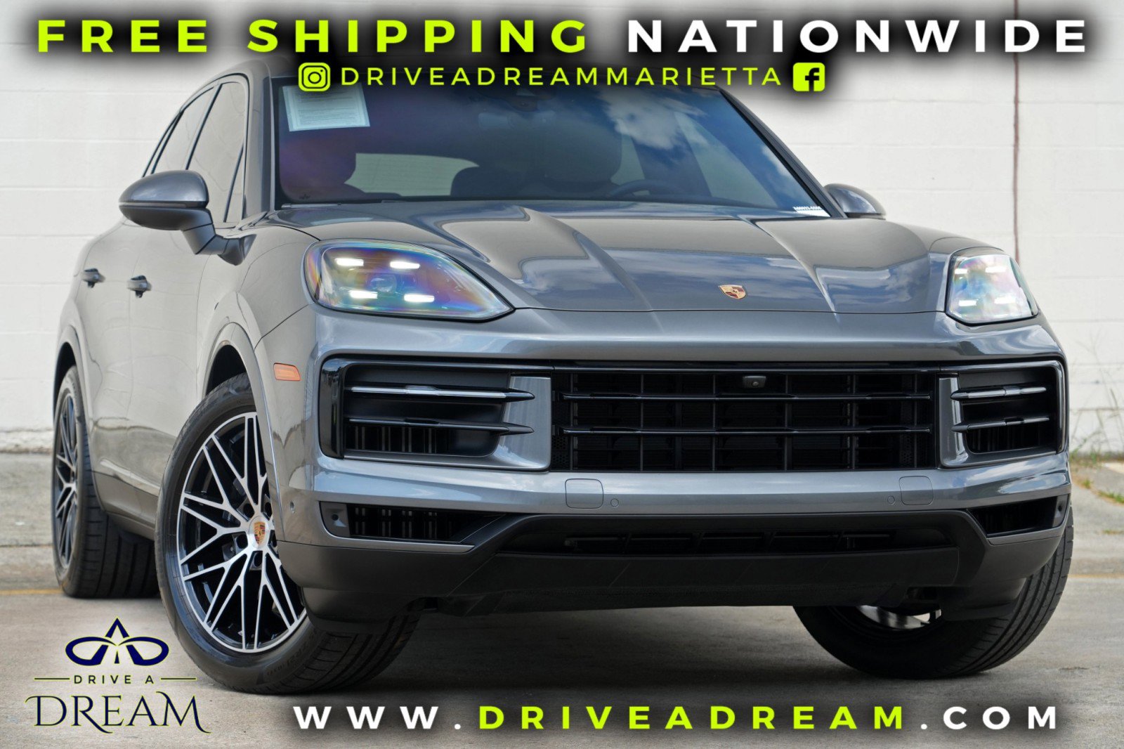 Used 2025 Porsche Cayenne AWD/4WD image 2