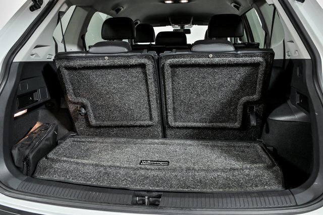 Used 2020 Volkswagen Tiguan SE w/ 3rd Row Seat Package image 8