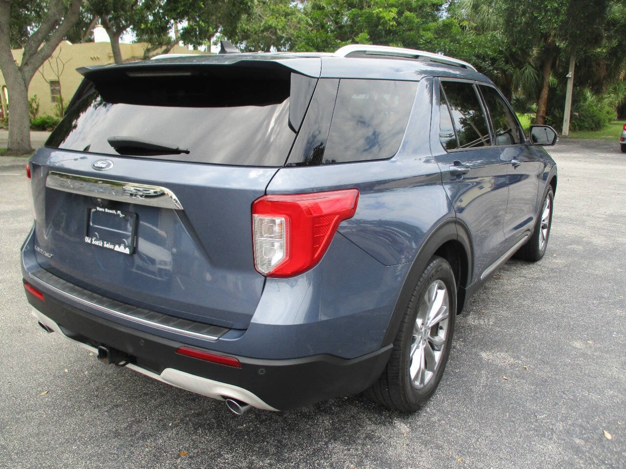 Used 2021 Ford Explorer Limited w/ Equipment Group 301A RWD image 9
