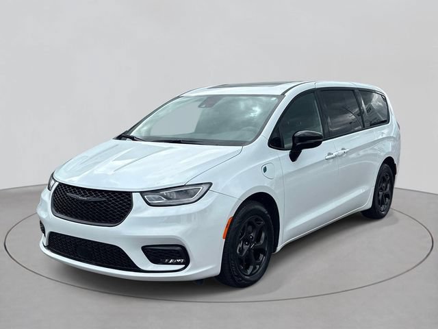 Used 2023 Chrysler Pacifica Limited w/ Uconnect Theater Family Group FWD image 31