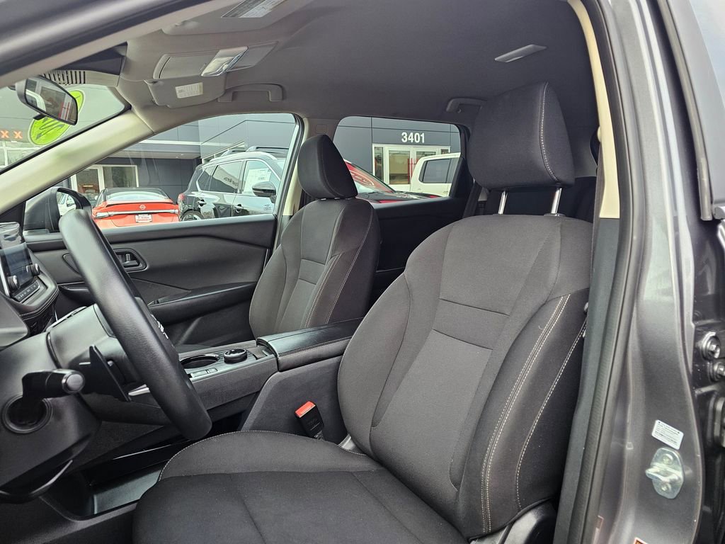 Used 2024 Nissan Rogue S image 18