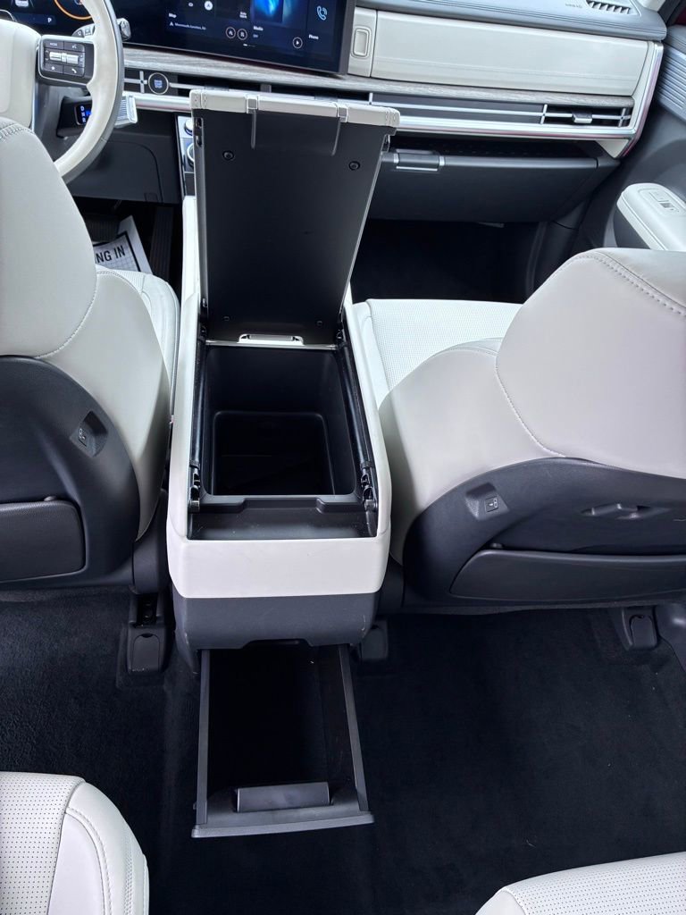 Used 2024 Hyundai Santa Fe Calligraphy image 17