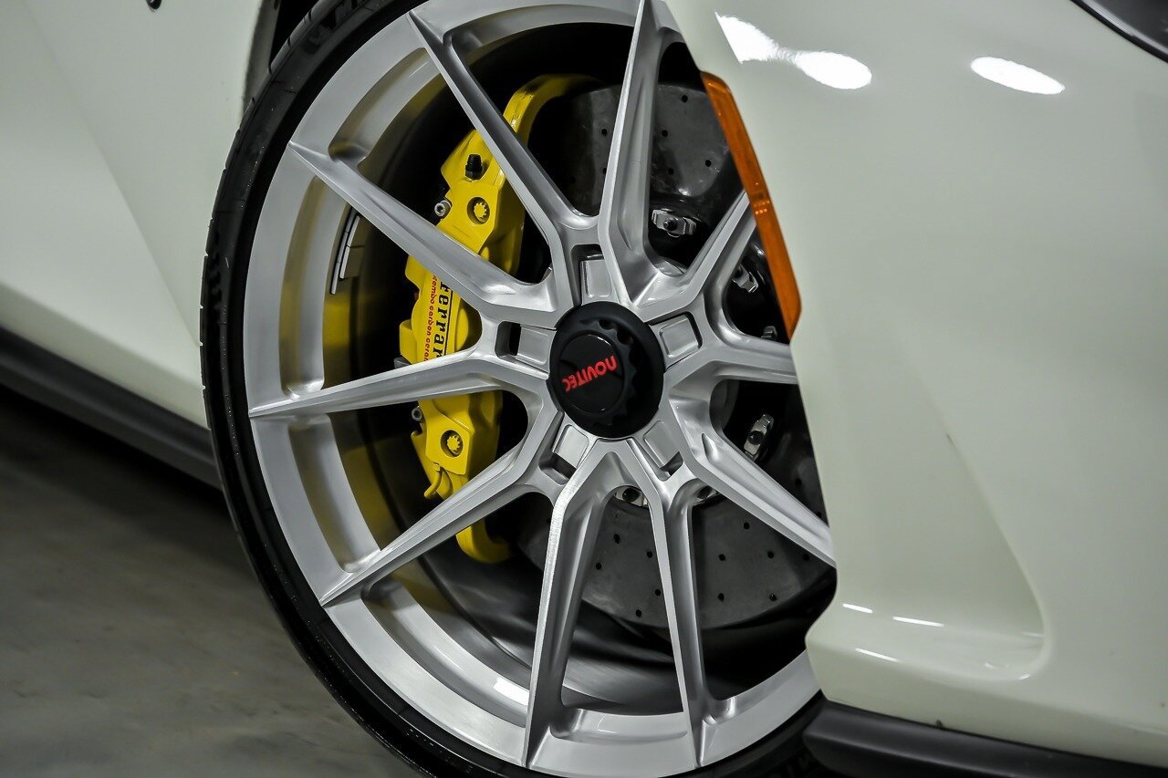 Used 2018 Ferrari 812 Superfast RWD image 4