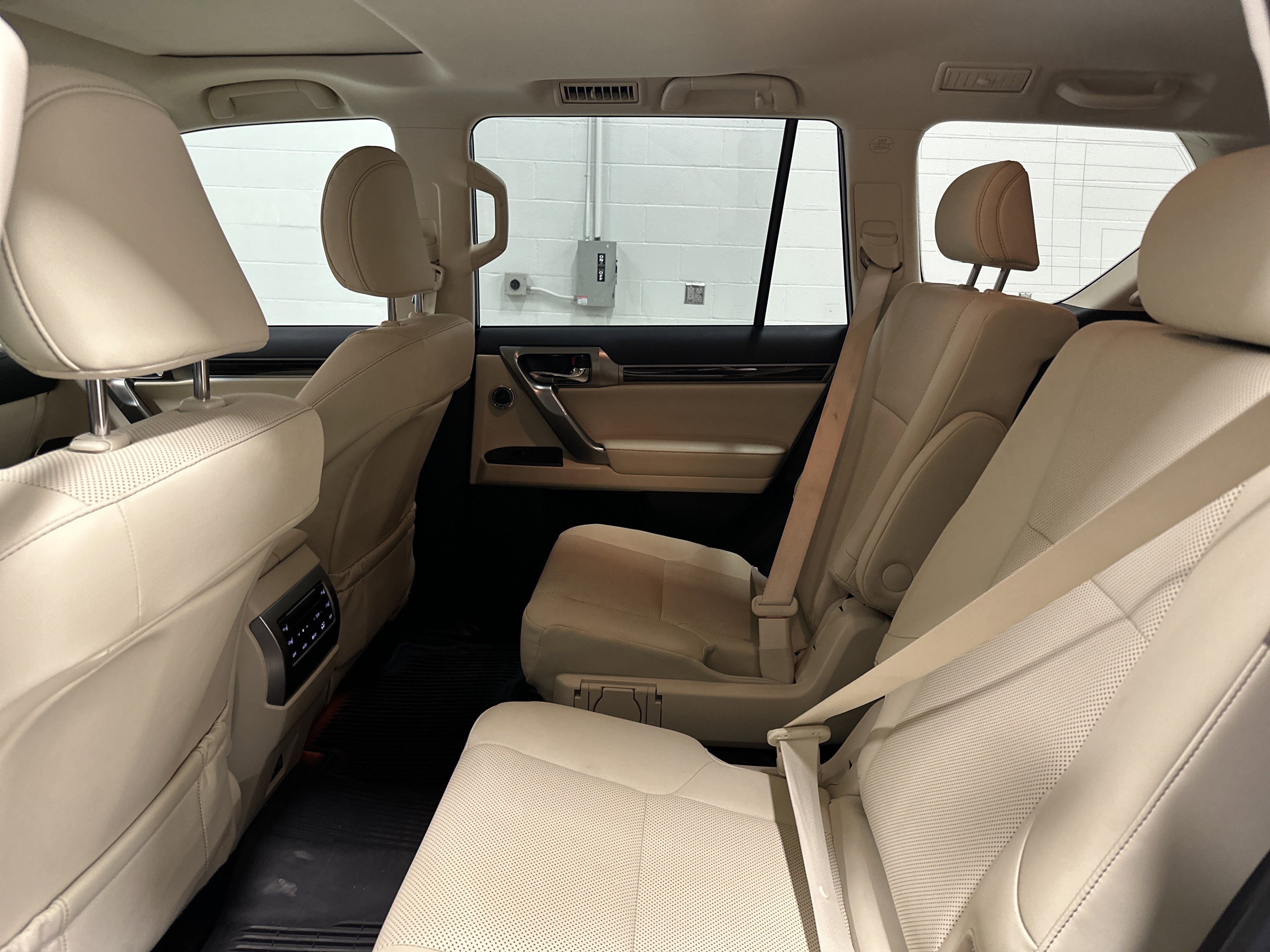 Certified 2023 Lexus GX 460 Premium AWD/4WD image 31