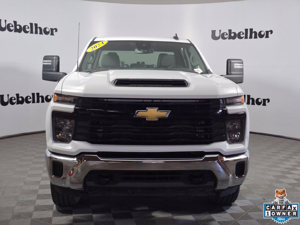 Used 2024 Chevrolet Silverado 2500 W/T AWD/4WD image 2
