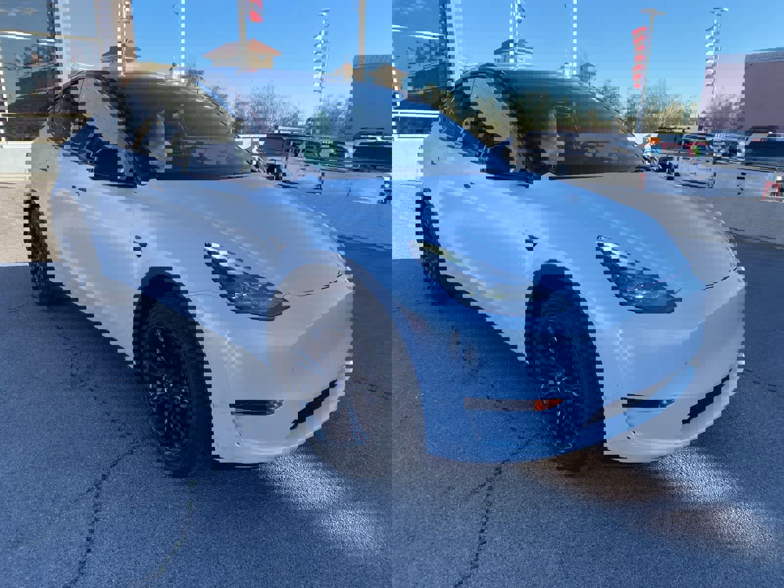 Used 2025 Tesla Model Y Long Range image 3