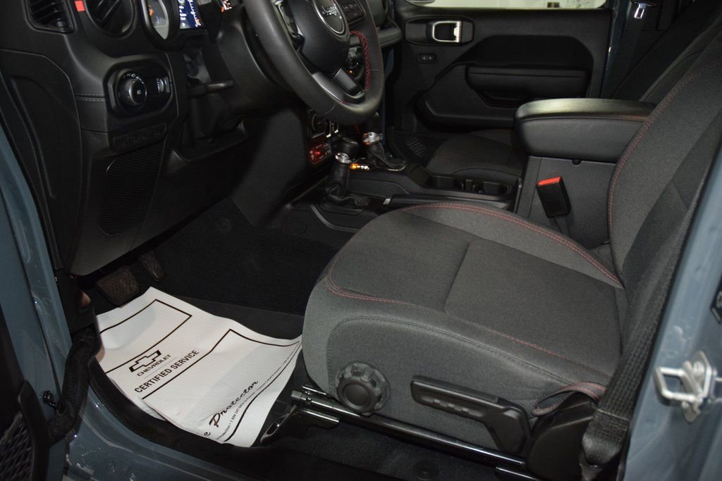 Used 2024 Jeep Wrangler Rubicon w/ Safety Group image 39