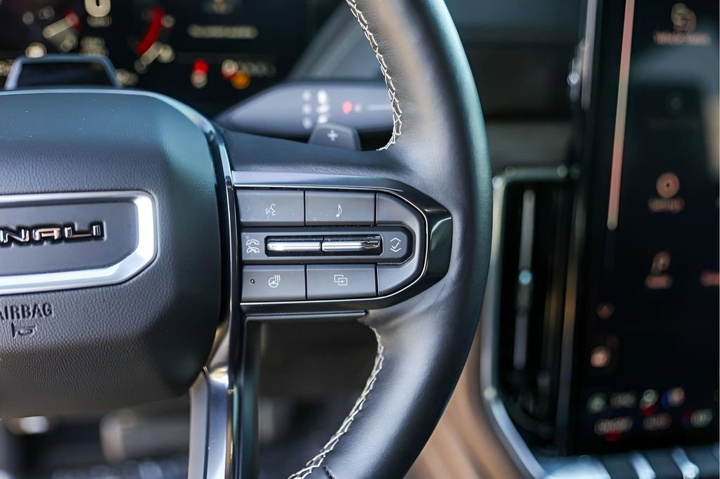 Certified 2025 GMC Yukon Denali Ultimate image 16