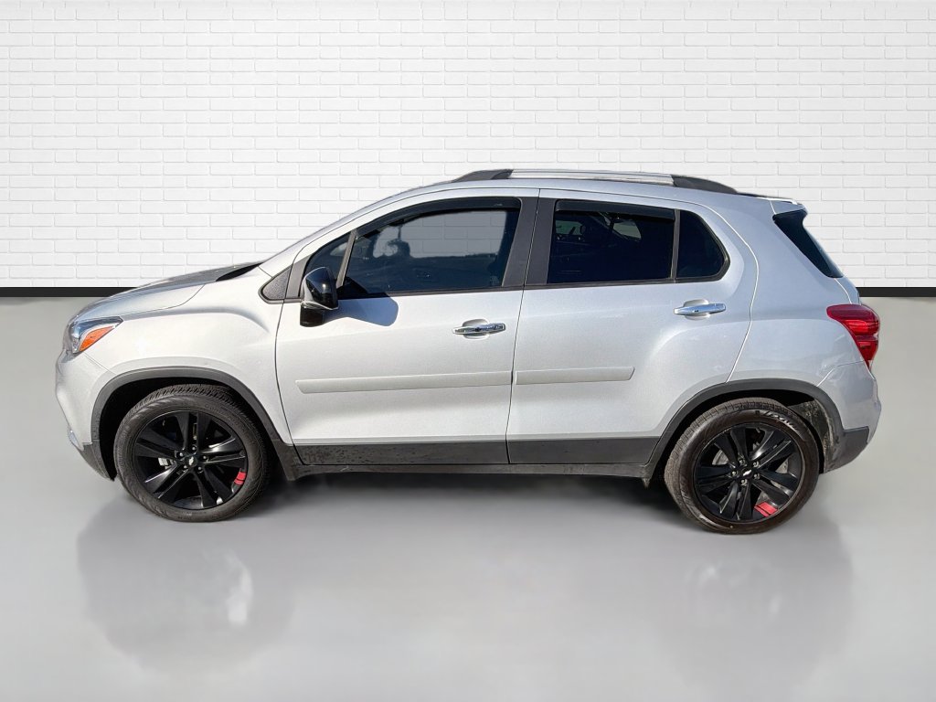 Used 2019 Chevrolet Trax LT w/ Sun & Sound Package FWD image 6