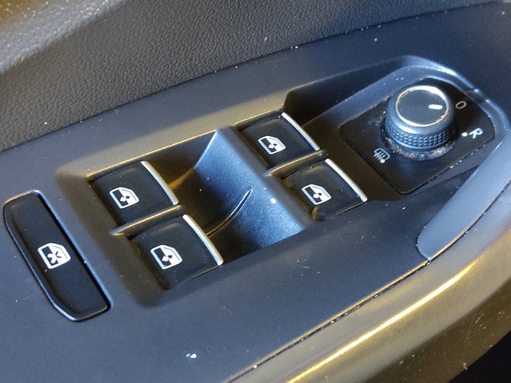 Used 2021 Volkswagen Jetta SE FWD image 27