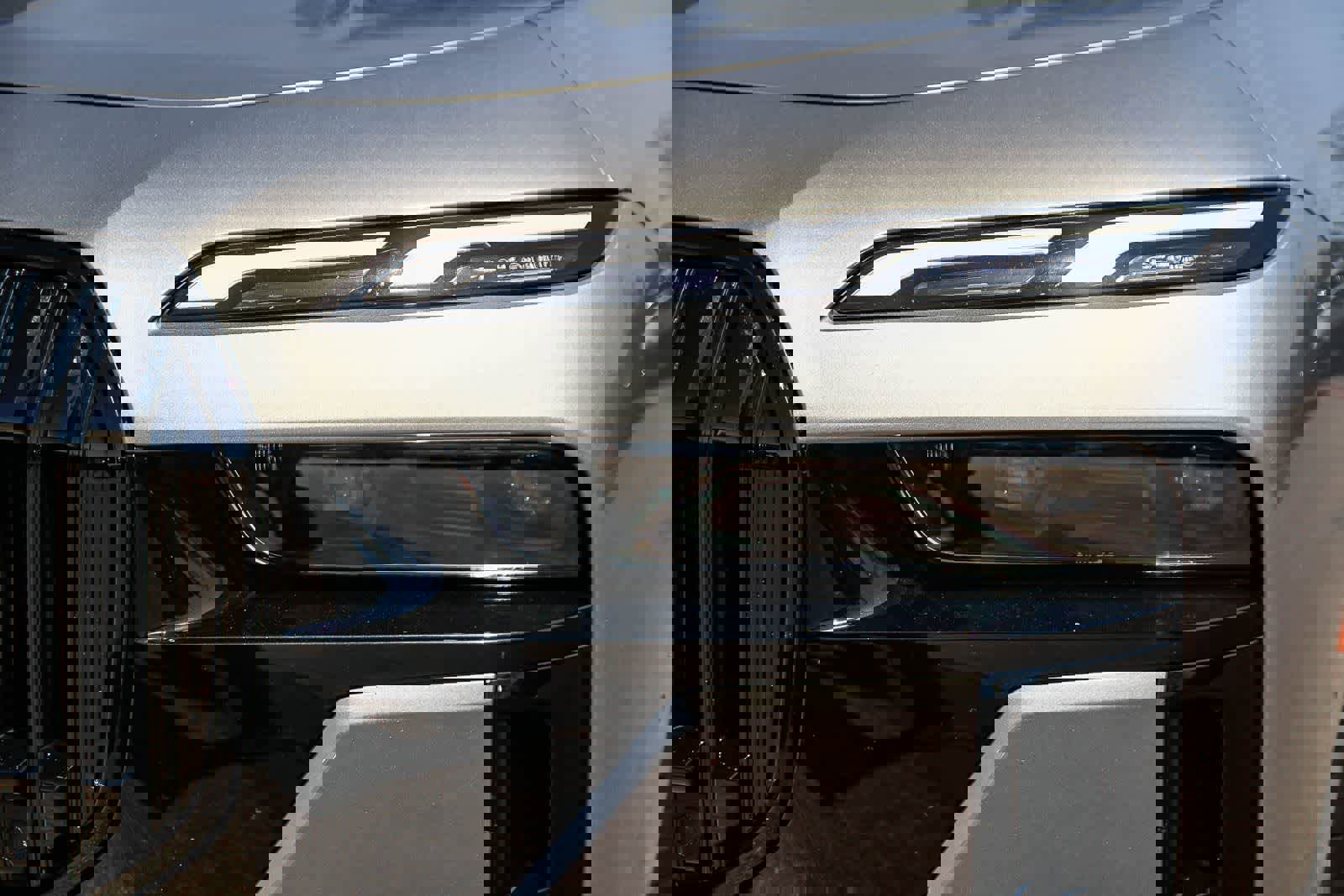 Used 2024 BMW 740i w/ Premium Package image 10