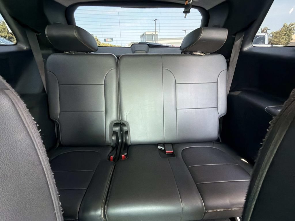 Used 2021 Chevrolet Traverse Premier w/ Redline Edition FWD image 17