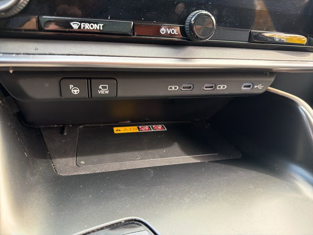 Used 2023 Lexus RZ 450e Premium image 31