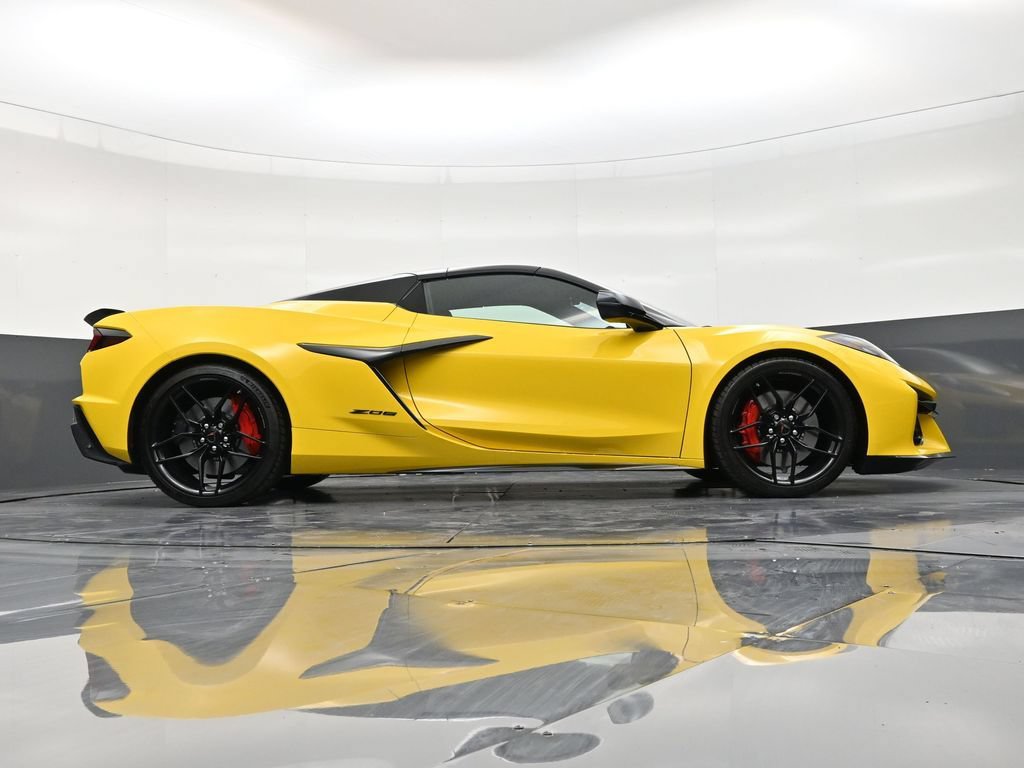 Used 2026 Chevrolet Corvette Z06 RWD image 25