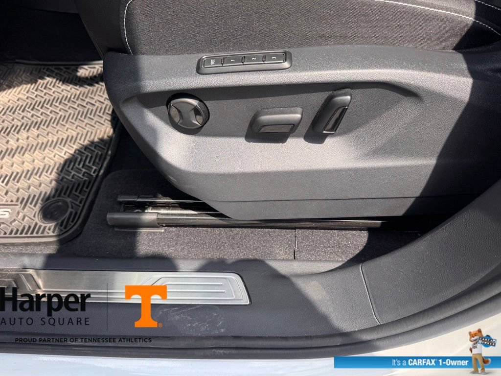 Used 2025 Volkswagen Atlas SEL AWD/4WD image 18