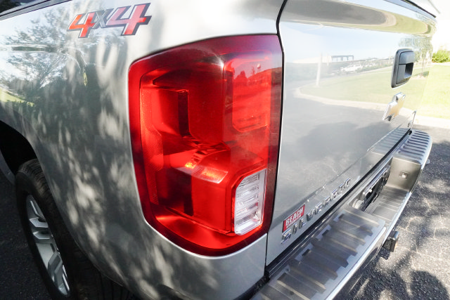 Used 2018 Chevrolet Silverado 1500 LTZ AWD/4WD image 35