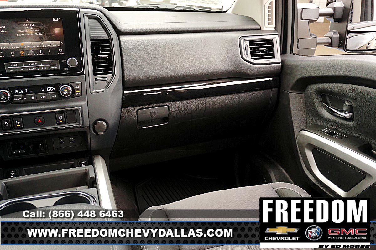 Used 2024 Nissan Titan SV w/ SV Convenience Package AWD/4WD image 32