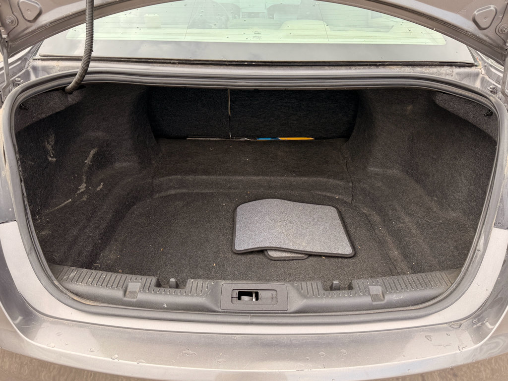 Used 2013 Ford Taurus SE FWD image 13