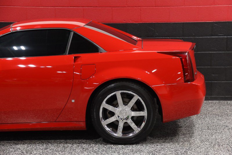 Used 2007 Cadillac XLR RWD image 25