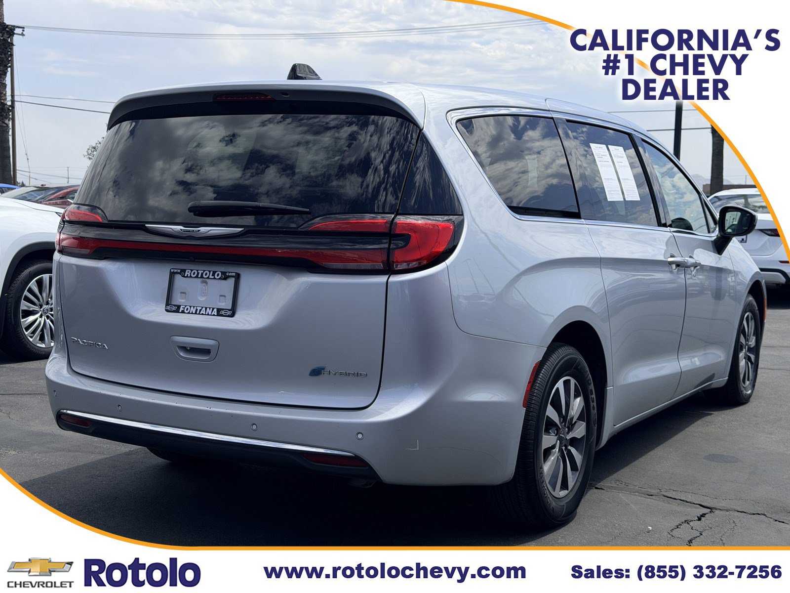 Used 2023 Chrysler Pacifica Touring-L FWD image 6
