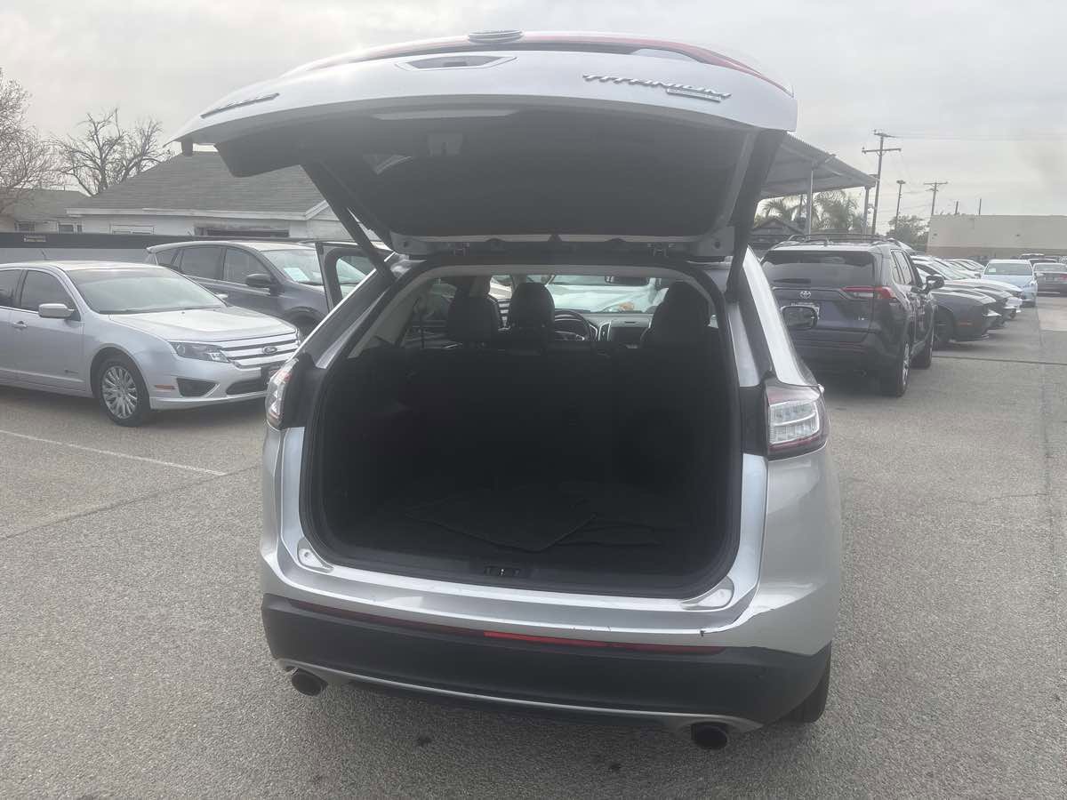 Used 2015 Ford Edge Titanium image 29