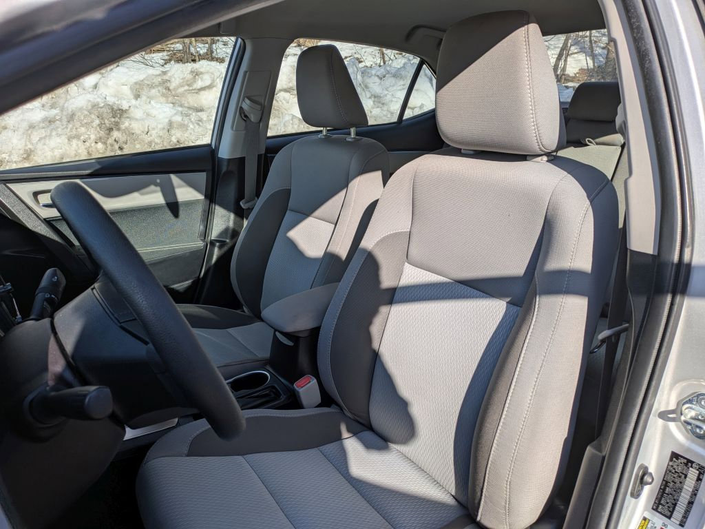 Used 2018 Toyota Corolla LE image 12