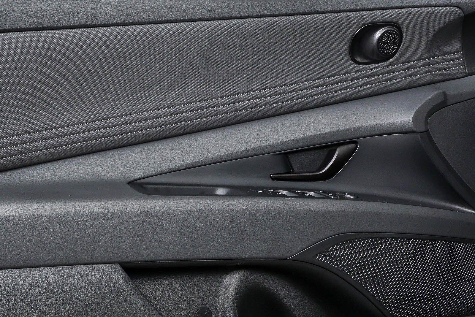 Certified 2025 Hyundai Elantra Sport FWD image 6