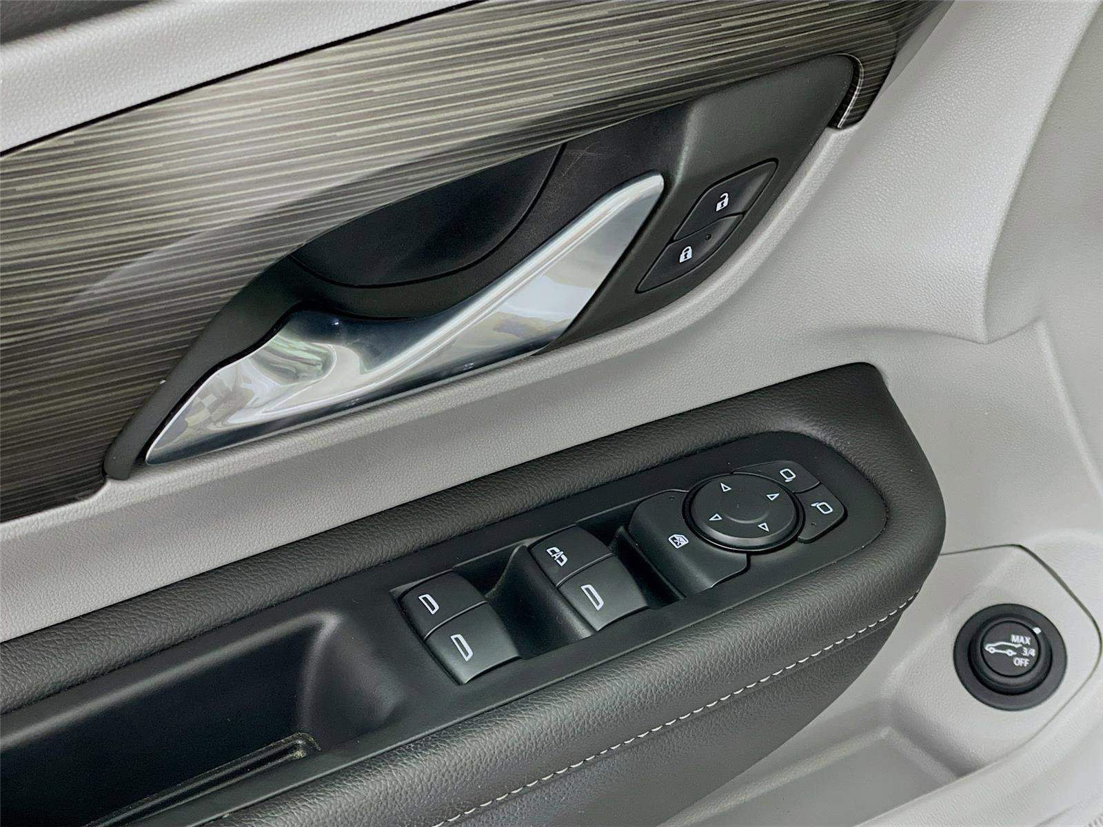 Used 2023 GMC Terrain SLE w/ Driver Convenience Package image 20