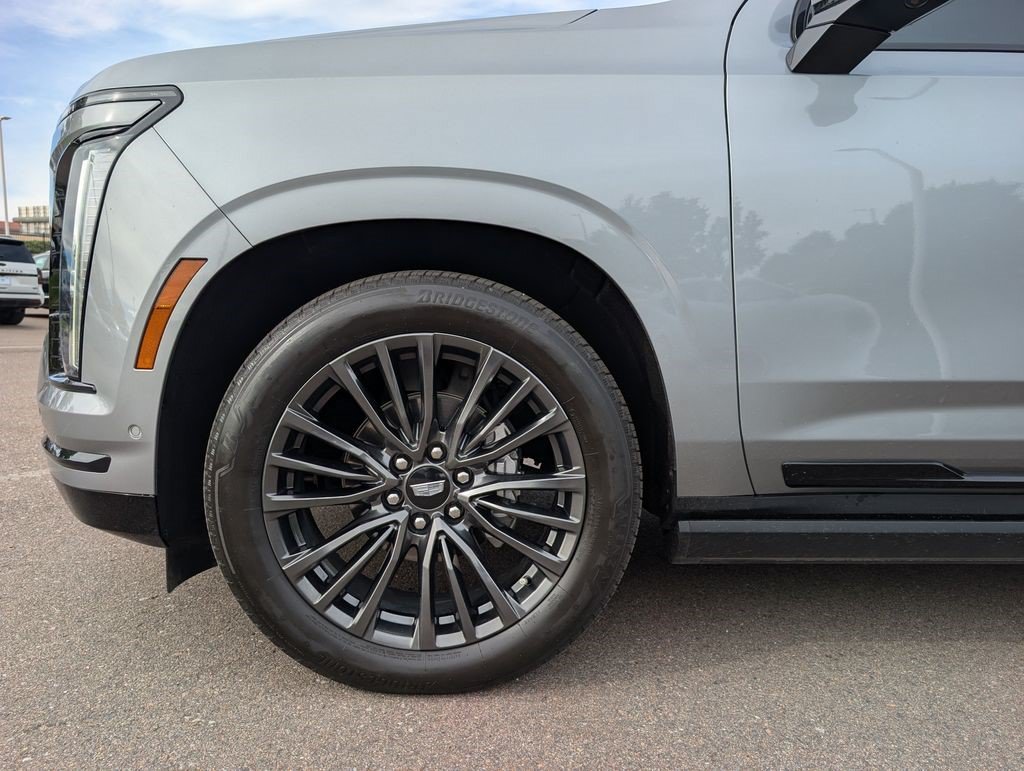 Certified 2025 Cadillac Escalade ESV Sport Platinum RWD image 8