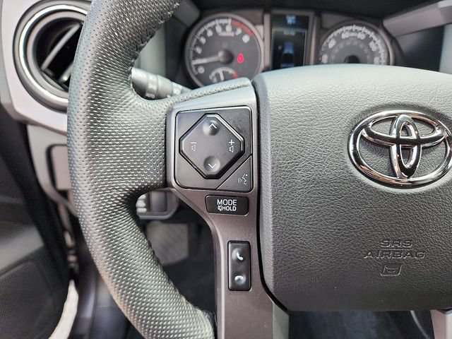 Used 2023 Toyota Tacoma TRD Off-Road w/ Technology Package AWD/4WD image 15