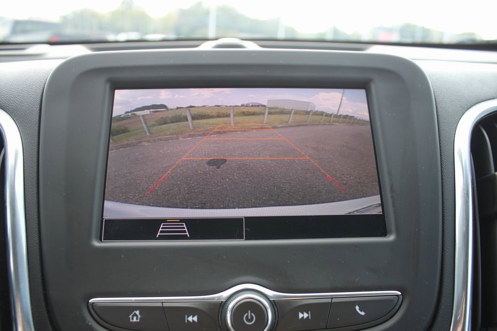 Used 2022 Chevrolet Equinox LS w/ LS Convenience Package image 14