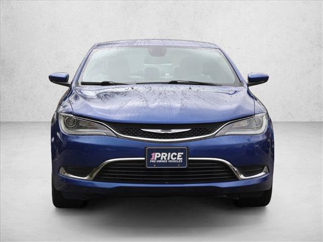 Used 2015 Chrysler 200 Limited FWD image 2