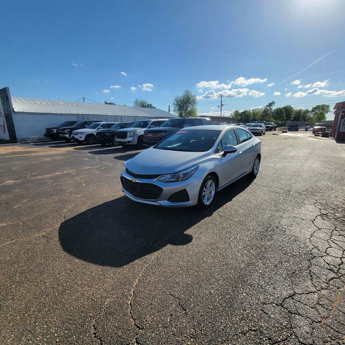 Used 2019 Chevrolet Cruze LT image 2