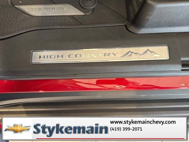 New 2026 Chevrolet Suburban High Country image 34