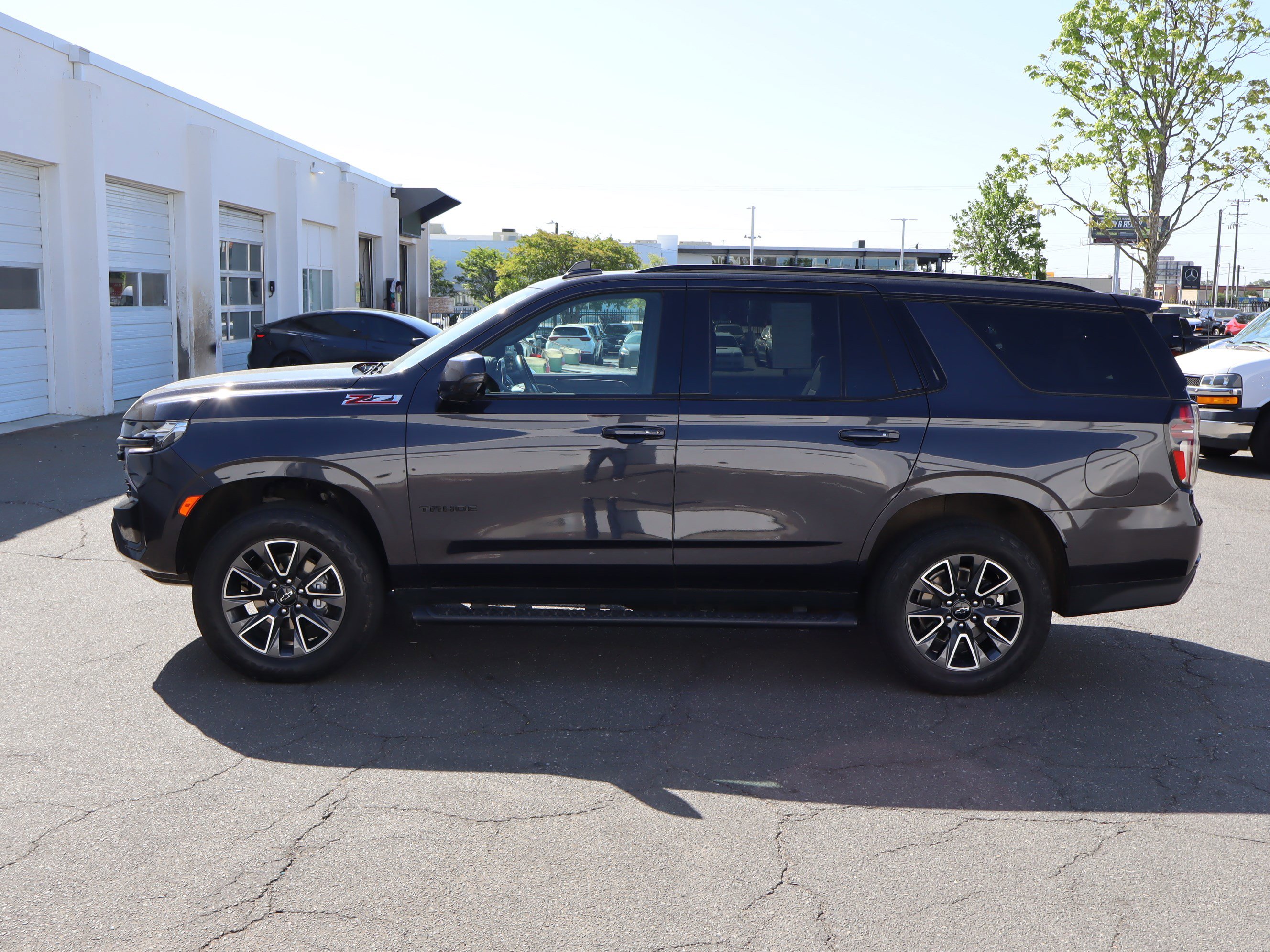 Used 2023 Chevrolet Tahoe Z71 w/ Luxury Package image 18