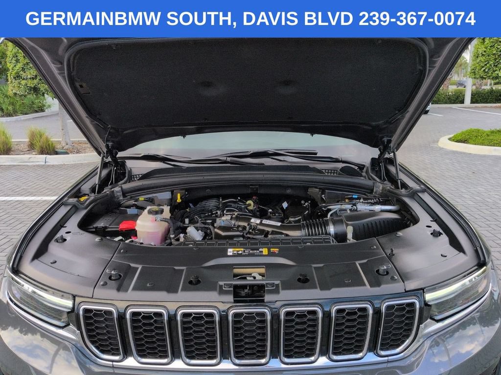 Used 2024 Jeep Grand Cherokee Overland w/ Trailer Tow Package AWD/4WD image 14