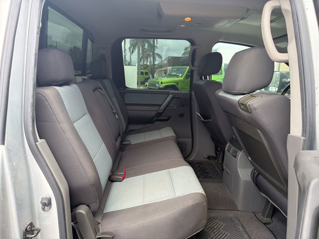 Used 2007 Nissan Titan SE AWD/4WD image 19