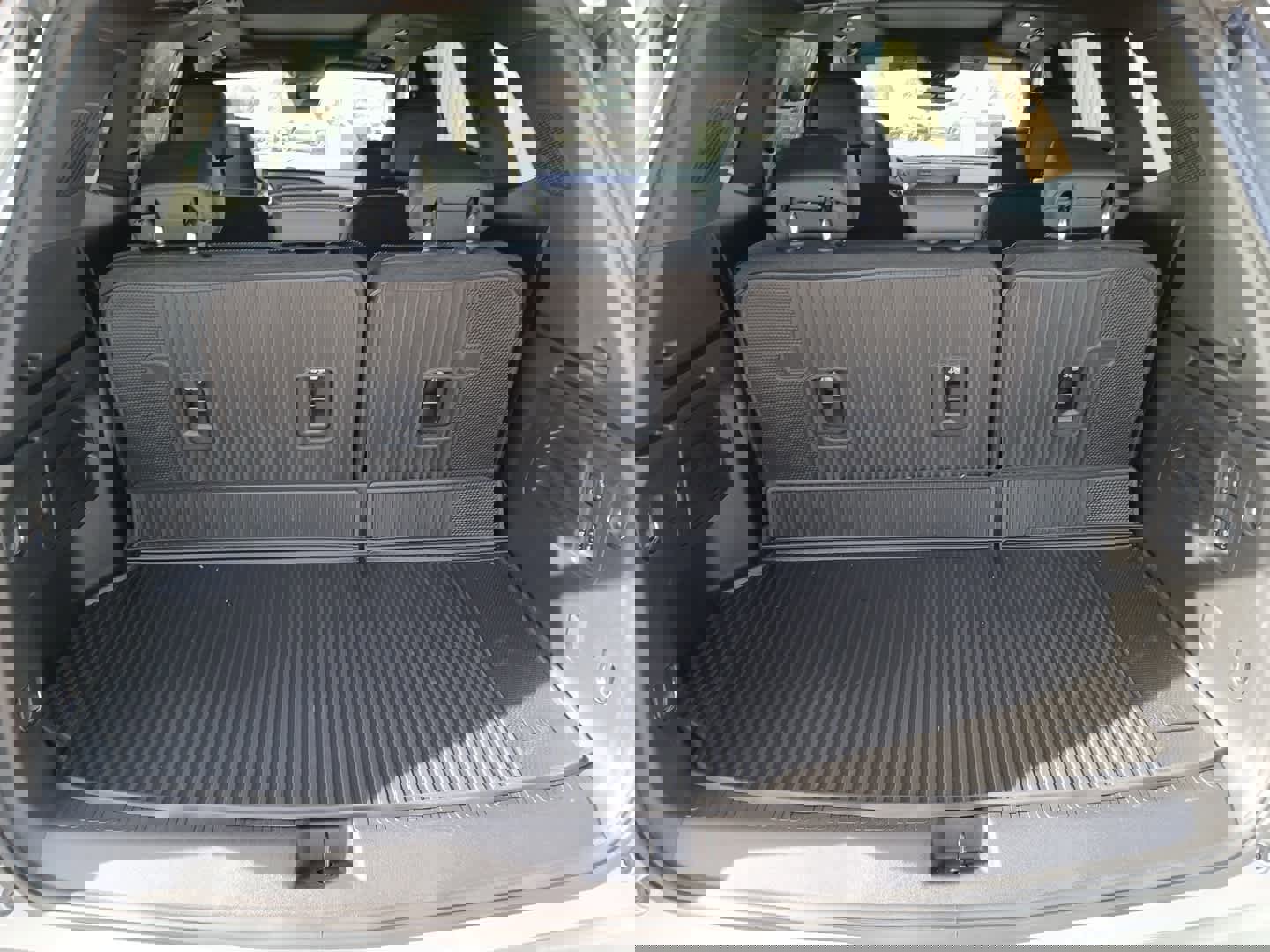 Used 2025 Buick Enclave Avenir w/ Super Cruise Package image 8