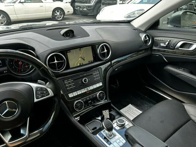 Used 2017 Mercedes-Benz SL 450 image 27
