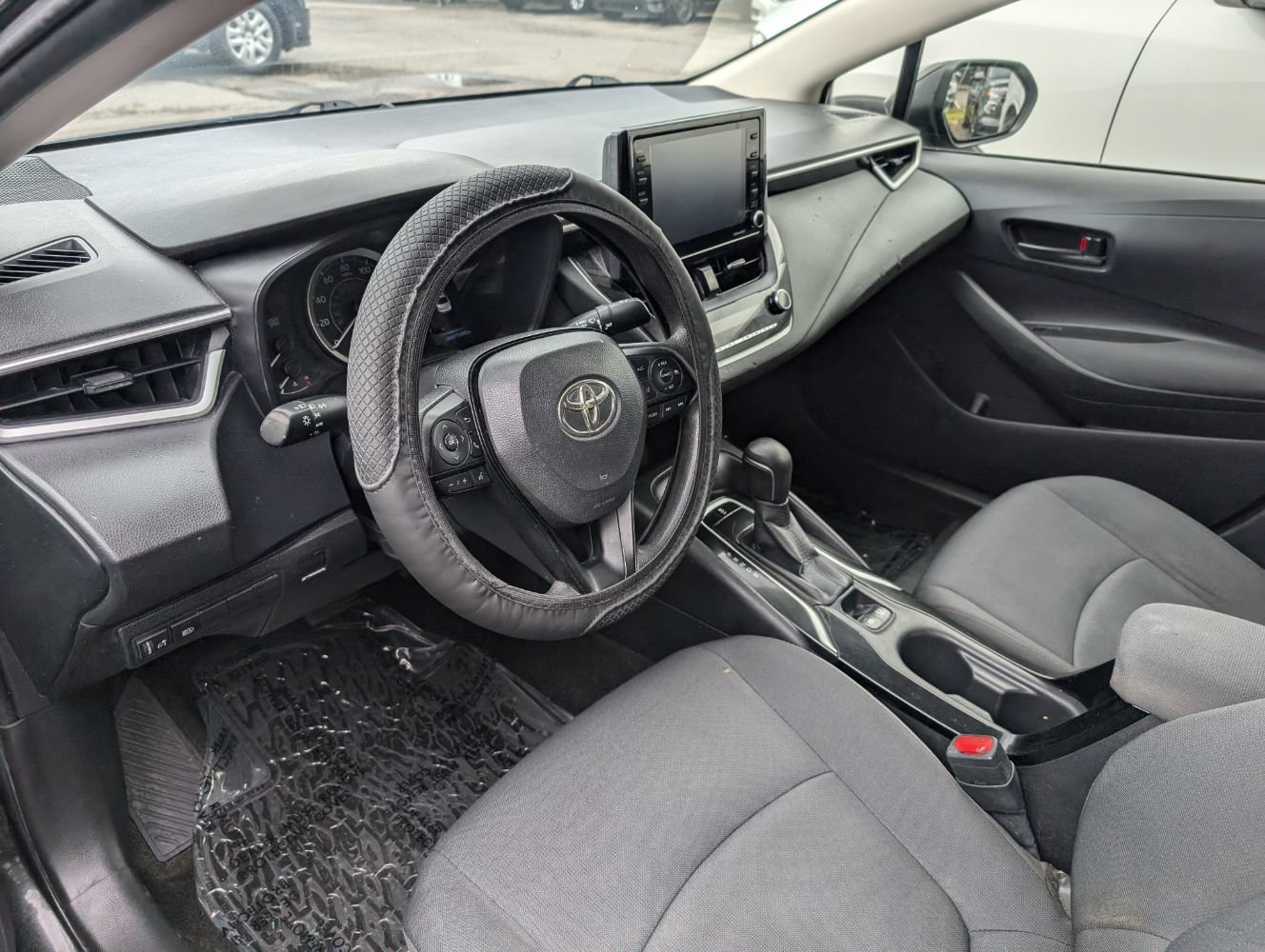 Used 2022 Toyota Corolla LE FWD image 12