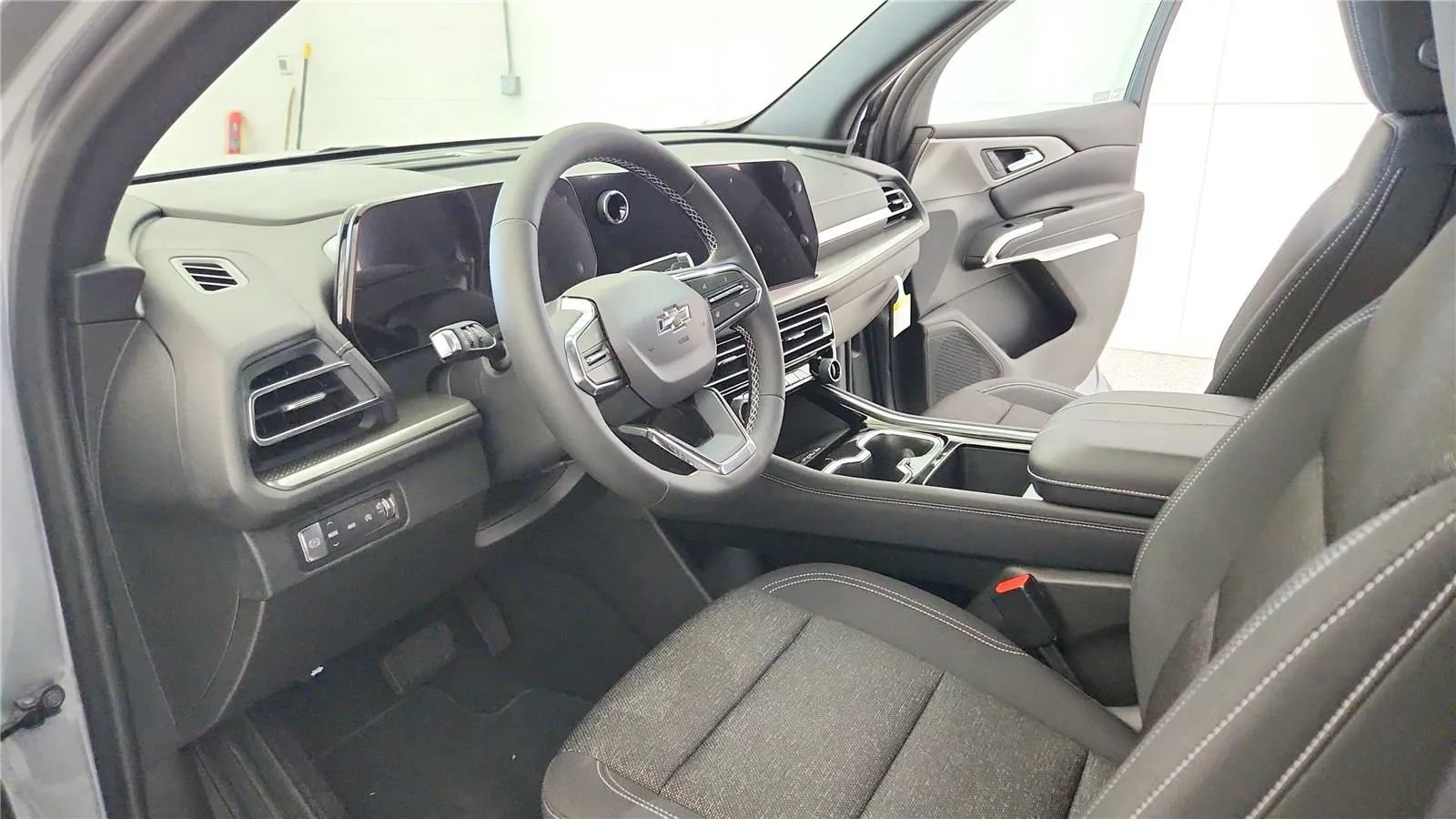 New 2026 Chevrolet Traverse LT w/ Midnight/Sport Edition AWD/4WD image 22