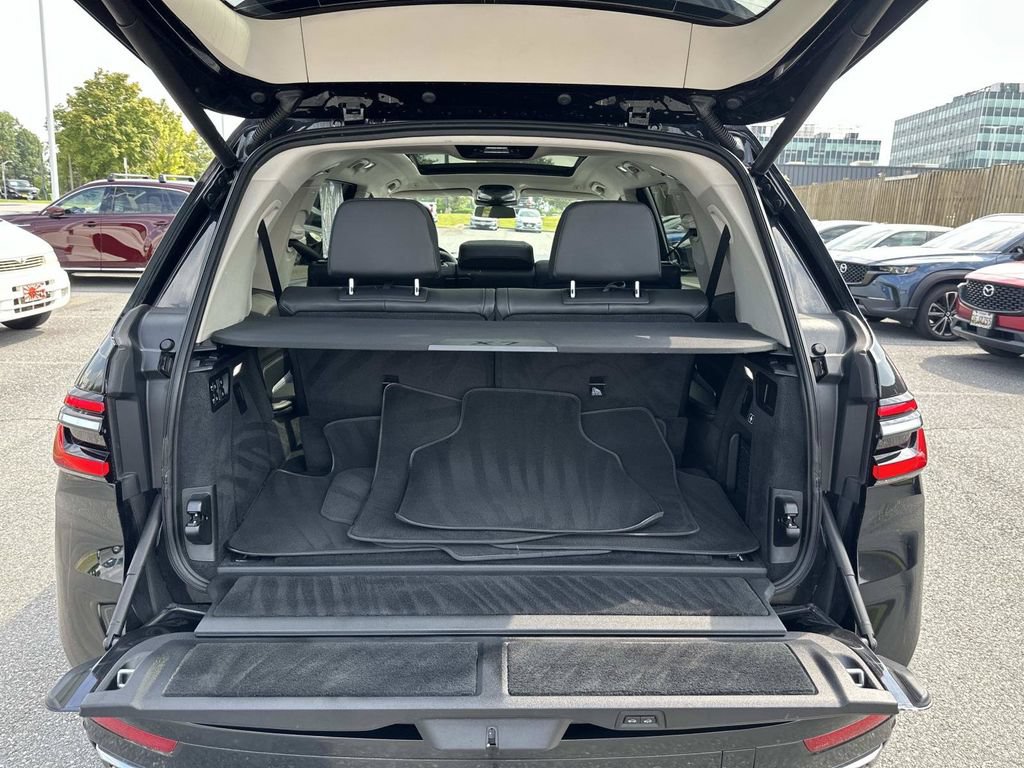 Used 2023 BMW X7 xDrive40i w/ Climate Comfort Package AWD/4WD image 32