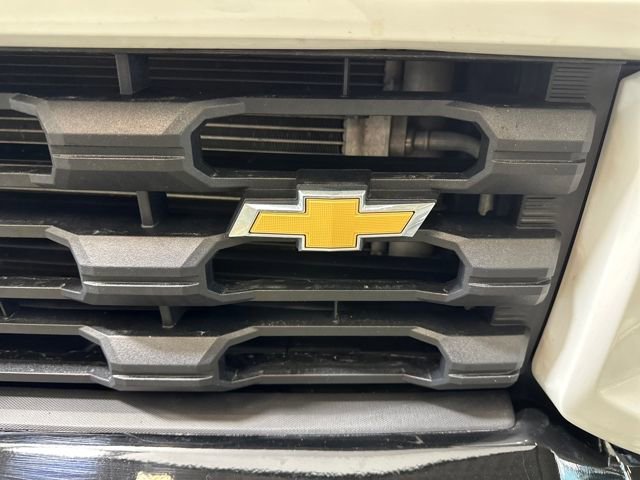 Used 2022 Chevrolet Silverado 2500 Custom w/ Custom Value Package image 9