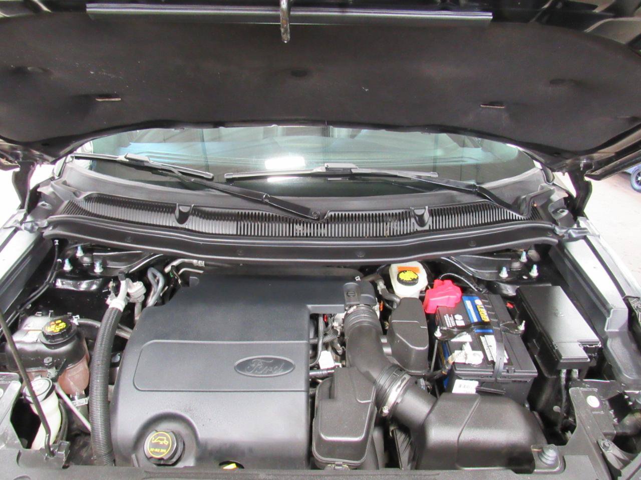 Used 2017 Ford Explorer XLT w/ Equipment Group 202A AWD/4WD image 38