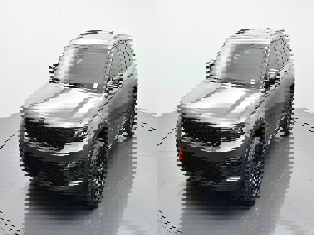 New 2025 Jeep Grand Cherokee Limited w/ Black Appearance Package image 25