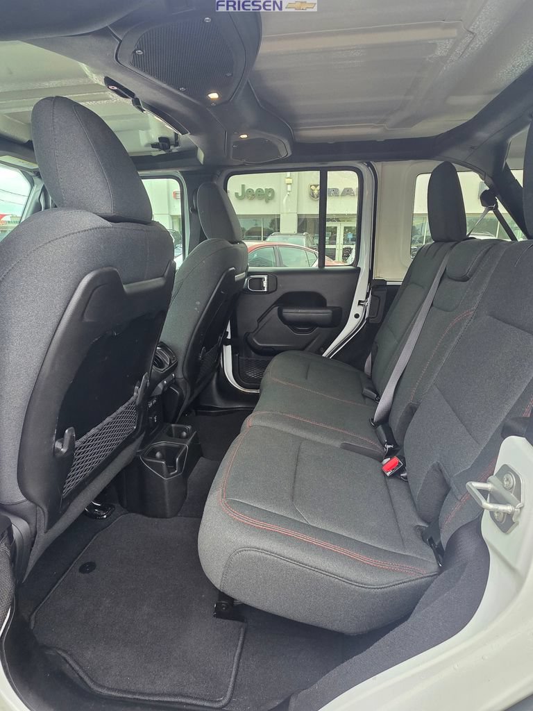 Used 2025 Jeep Wrangler Unlimited Rubicon AWD/4WD image 11