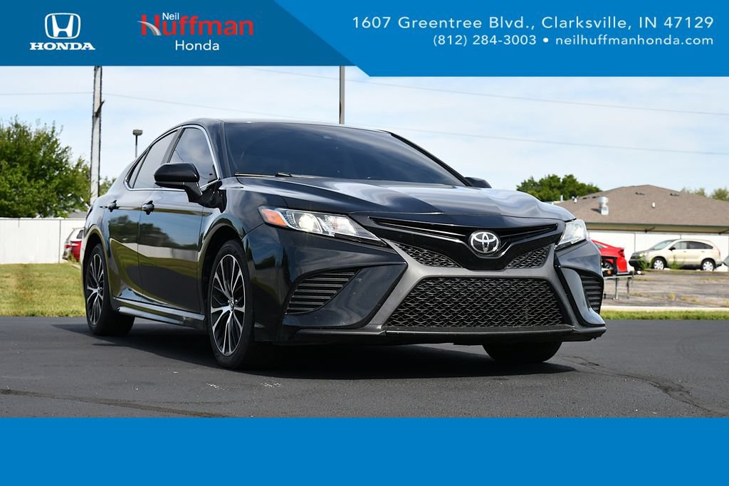Used 2019 Toyota Camry SE FWD image 1